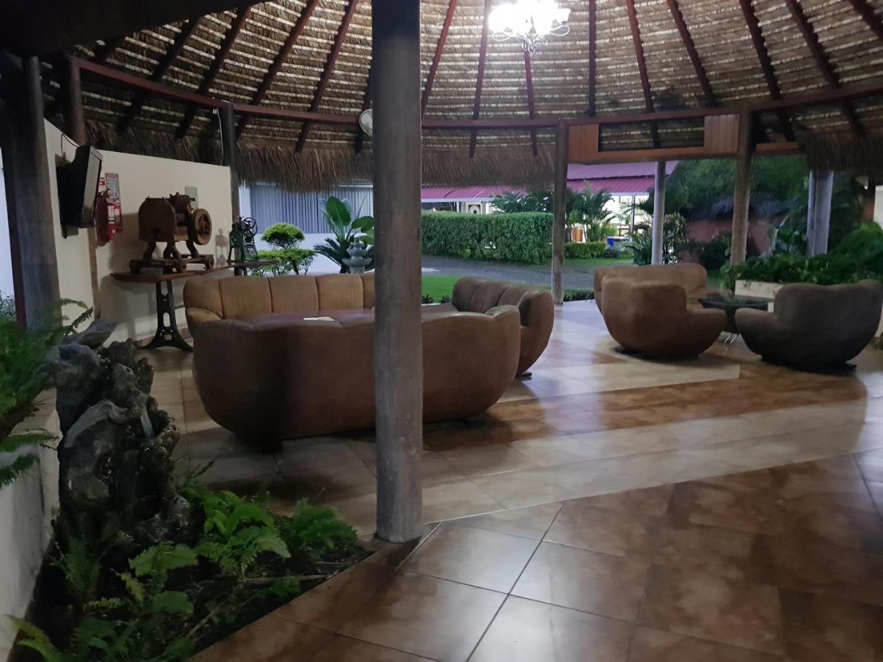 Gran Hotel De Lago - Lago Agrio Nueva Loja Zewnętrze zdjęcie